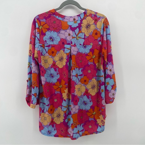 Dear Scarlet | NWT Women’s Vibrant Bright Neon Floral V-Neck 3/4 Sleeve Blouse - Picture 5 of 9